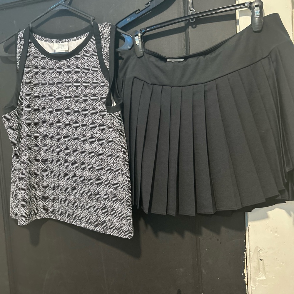 Black Pleated Skirt